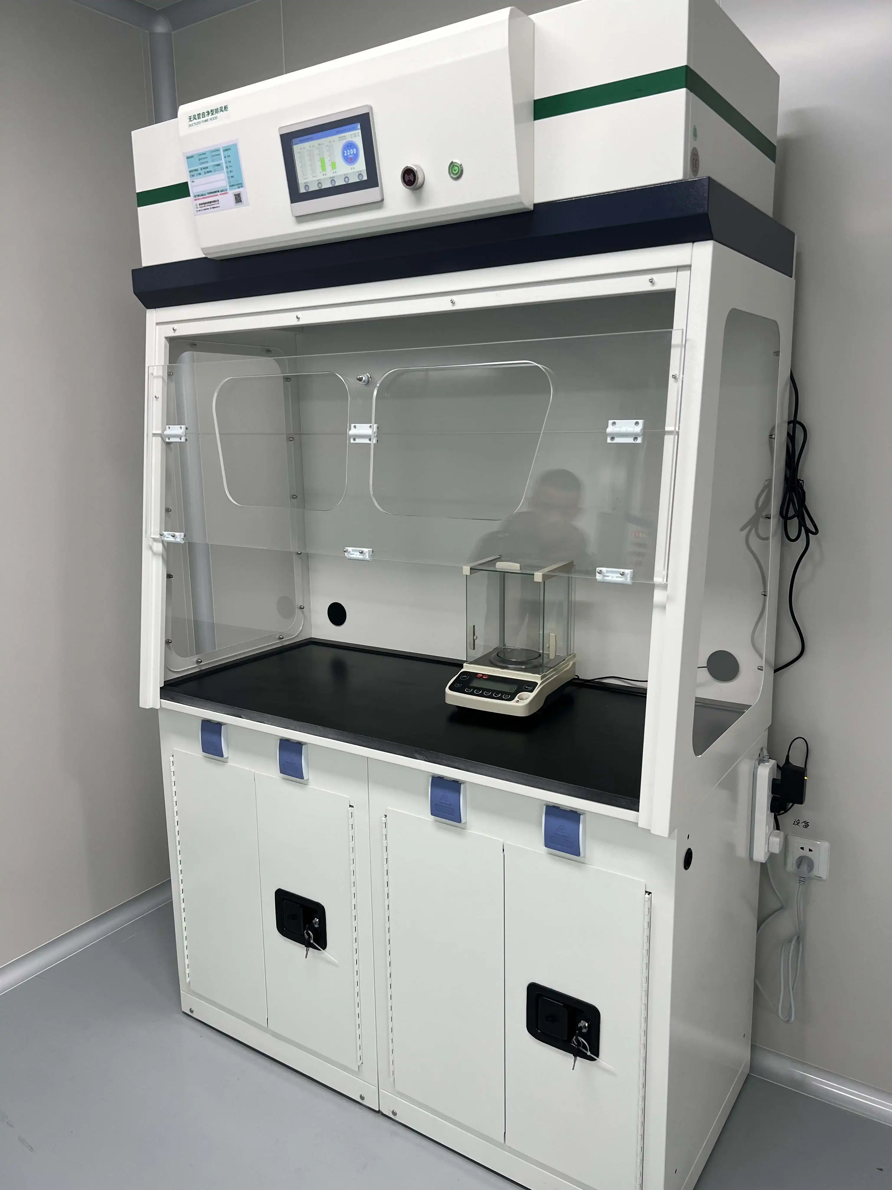 Hood Sample How do I choose the right ductless fume hood for my lab? - Xunling ...