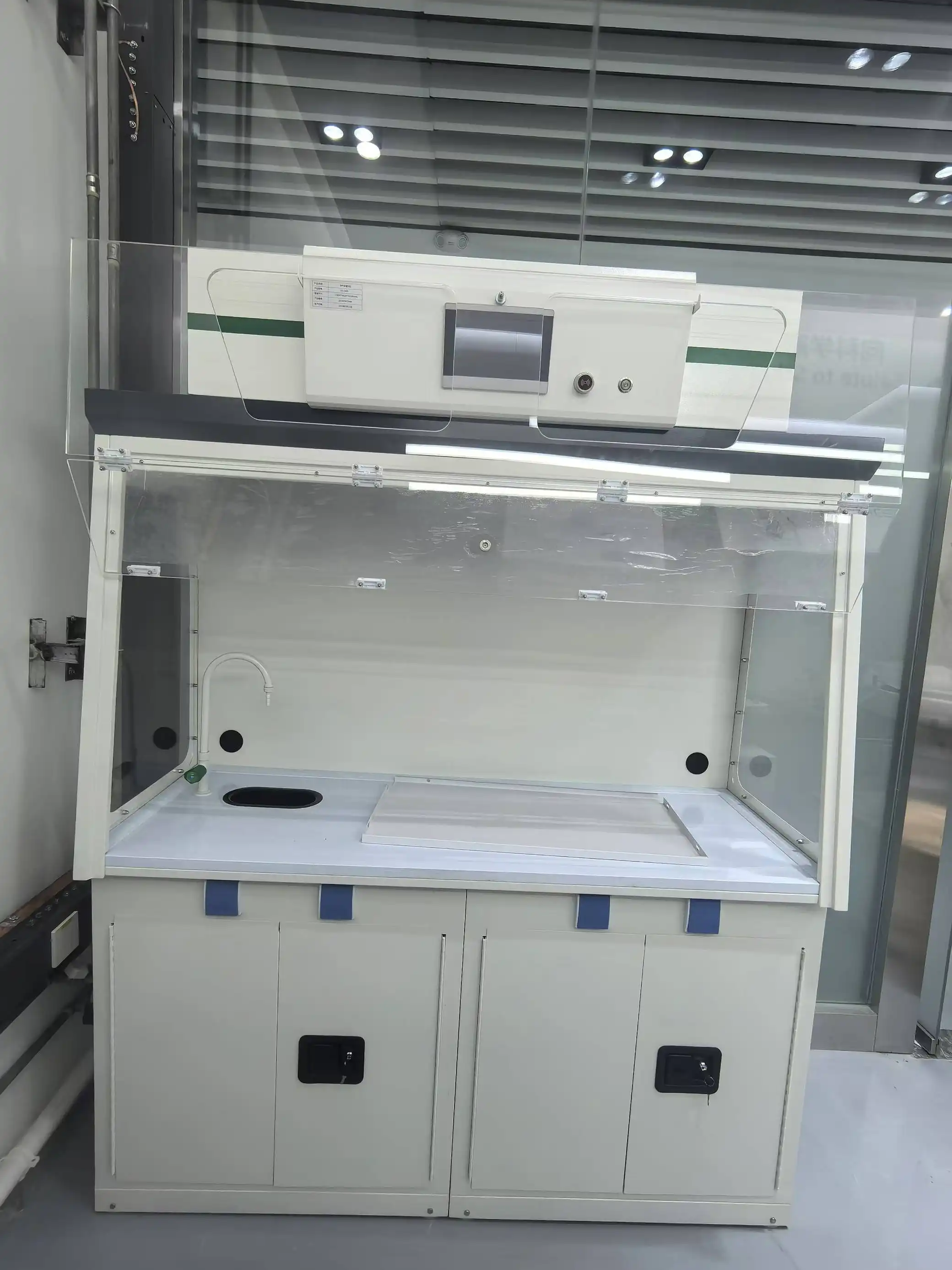 Self Contained Fume Hood