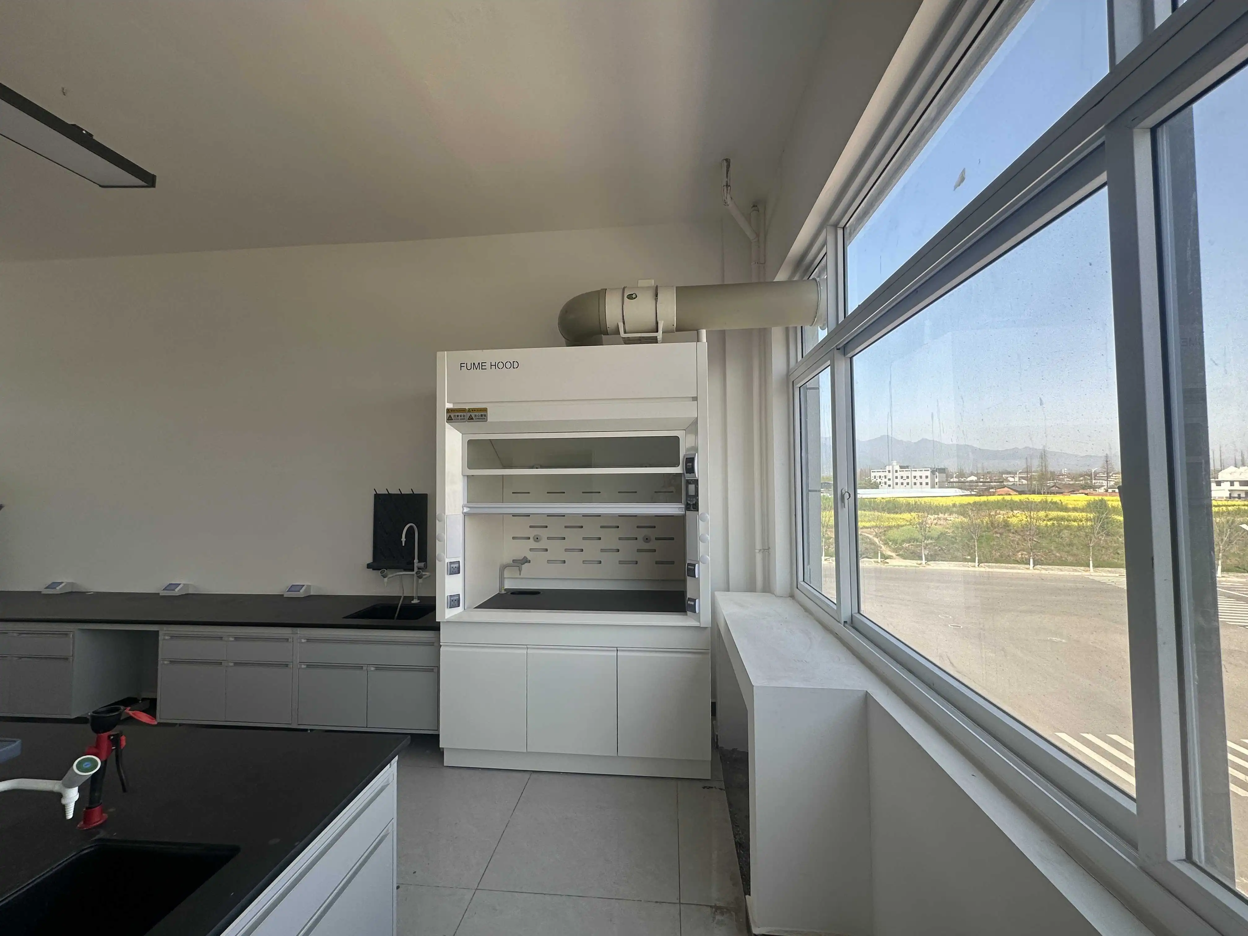 VAV fume hood