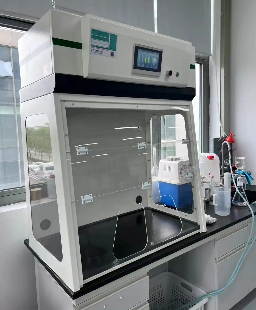 Kio estas Ductless Fume Hood?